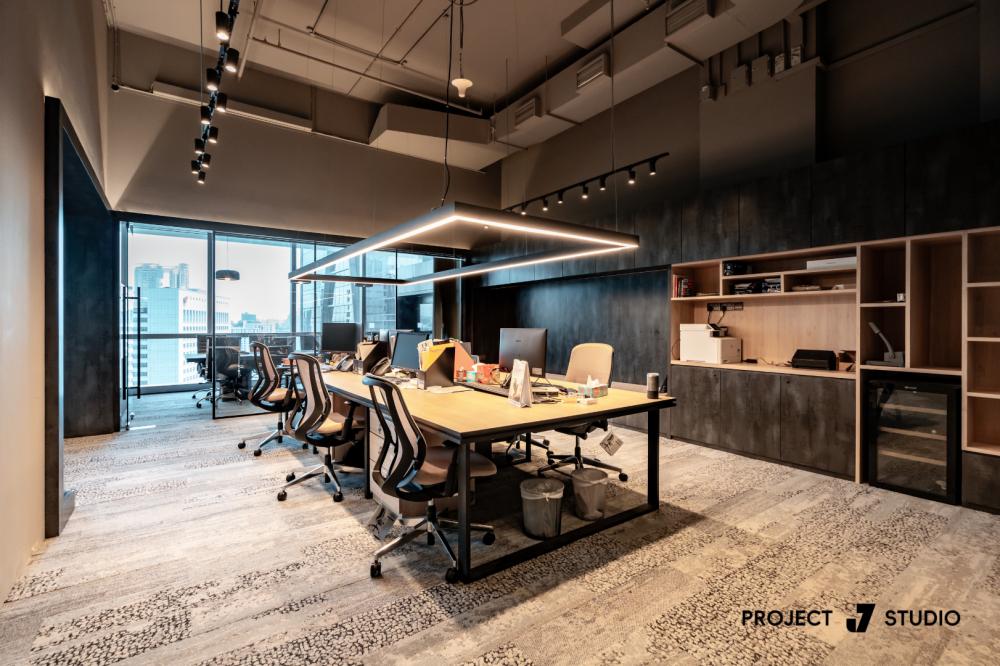 Modern Workstation with Desk and Desk Chairs