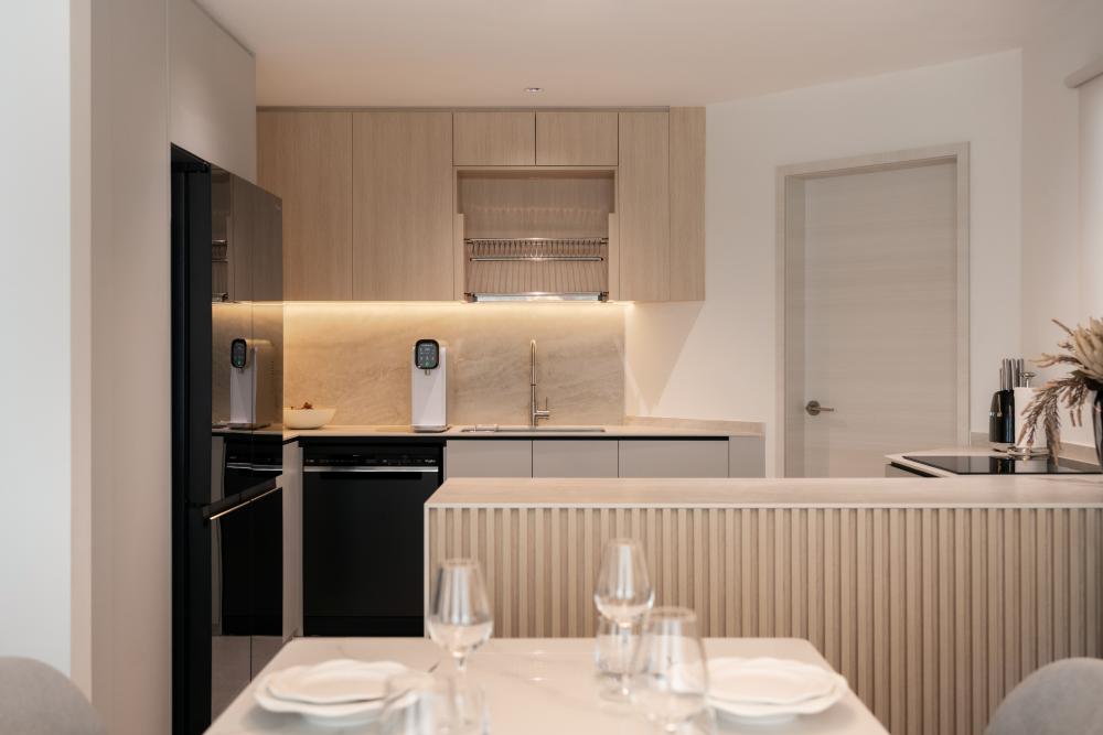 Modern Kitchen with Countertop and Kitchen Island