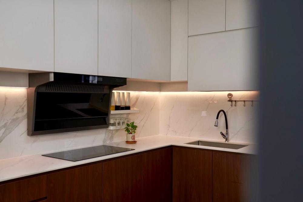 Scandinavian Kitchen with Countertop and Kitchen Backsplash