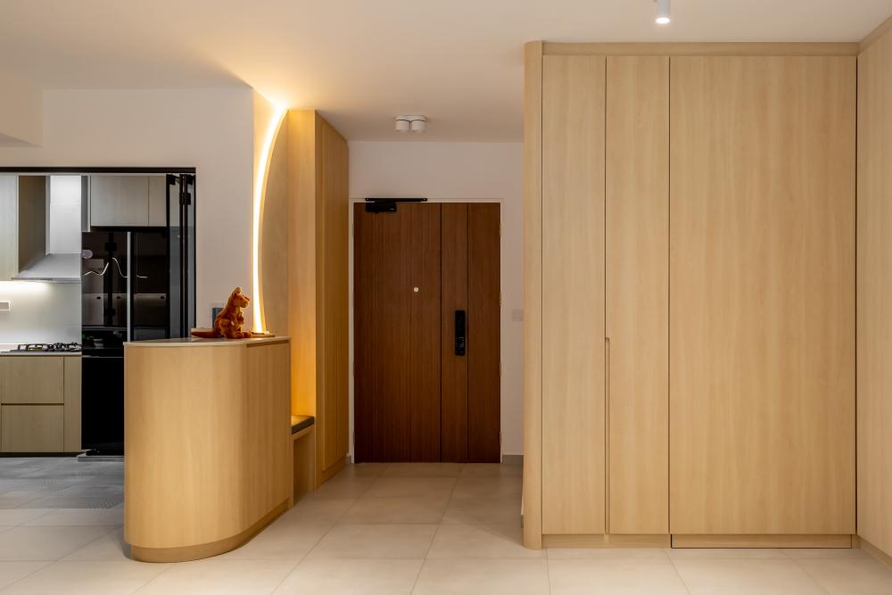 Scandinavian Entryway with Mirror and Seating Bench
