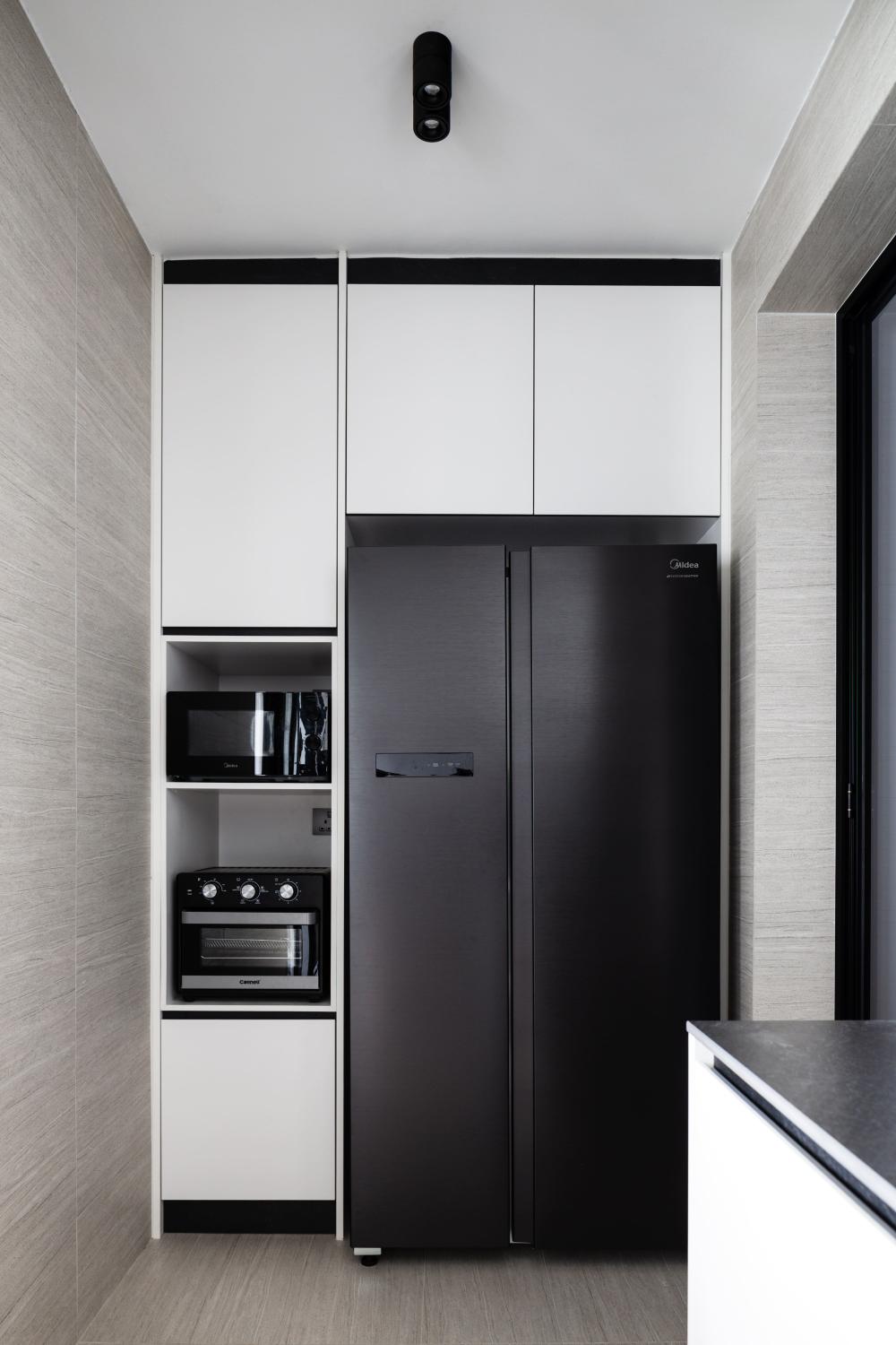Minimalist Kitchen with Homogeneous Tiles and Kitchen Accessories