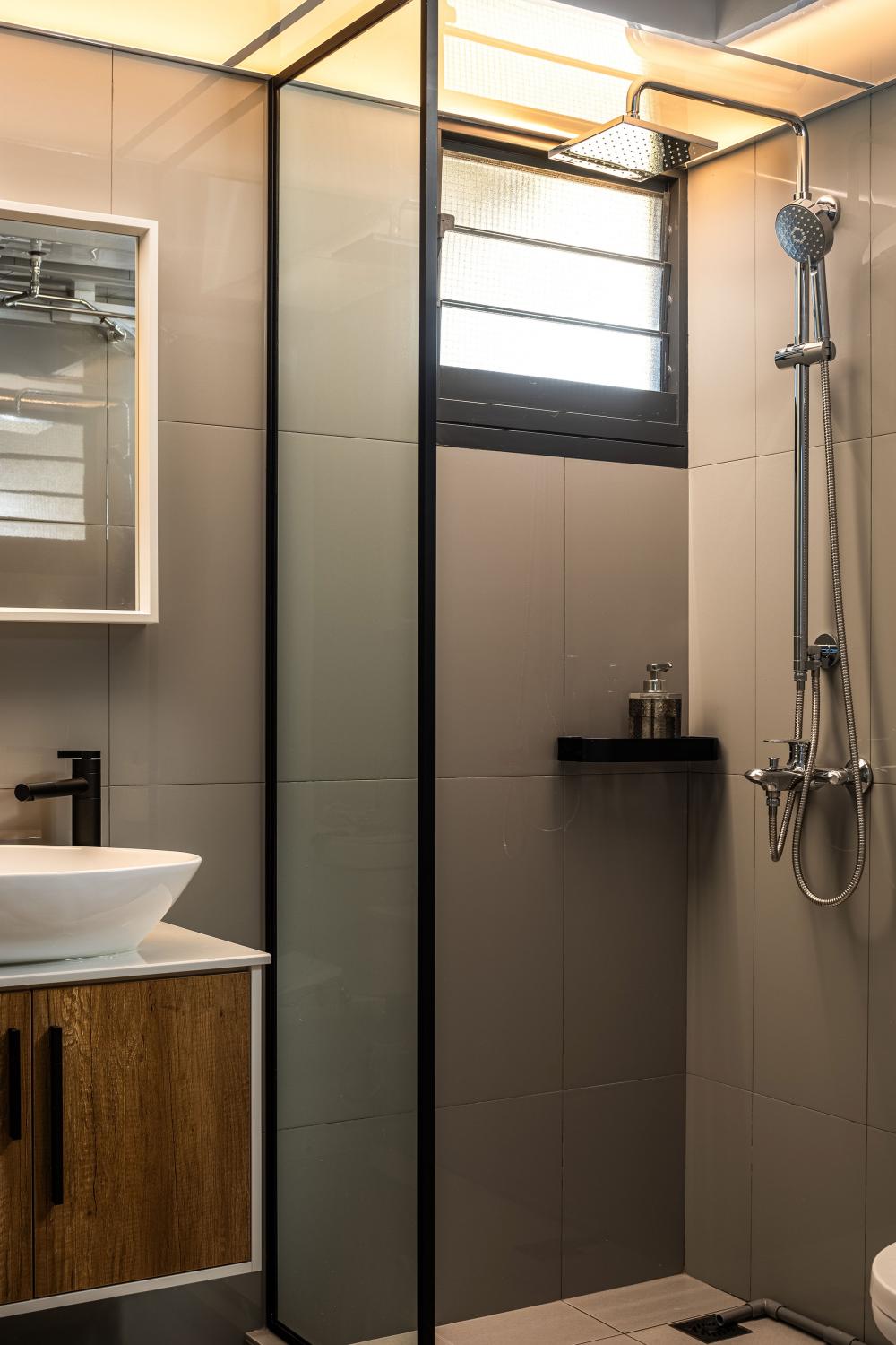 Scandinavian Bathroom with Homogeneous Tiles and Mirror