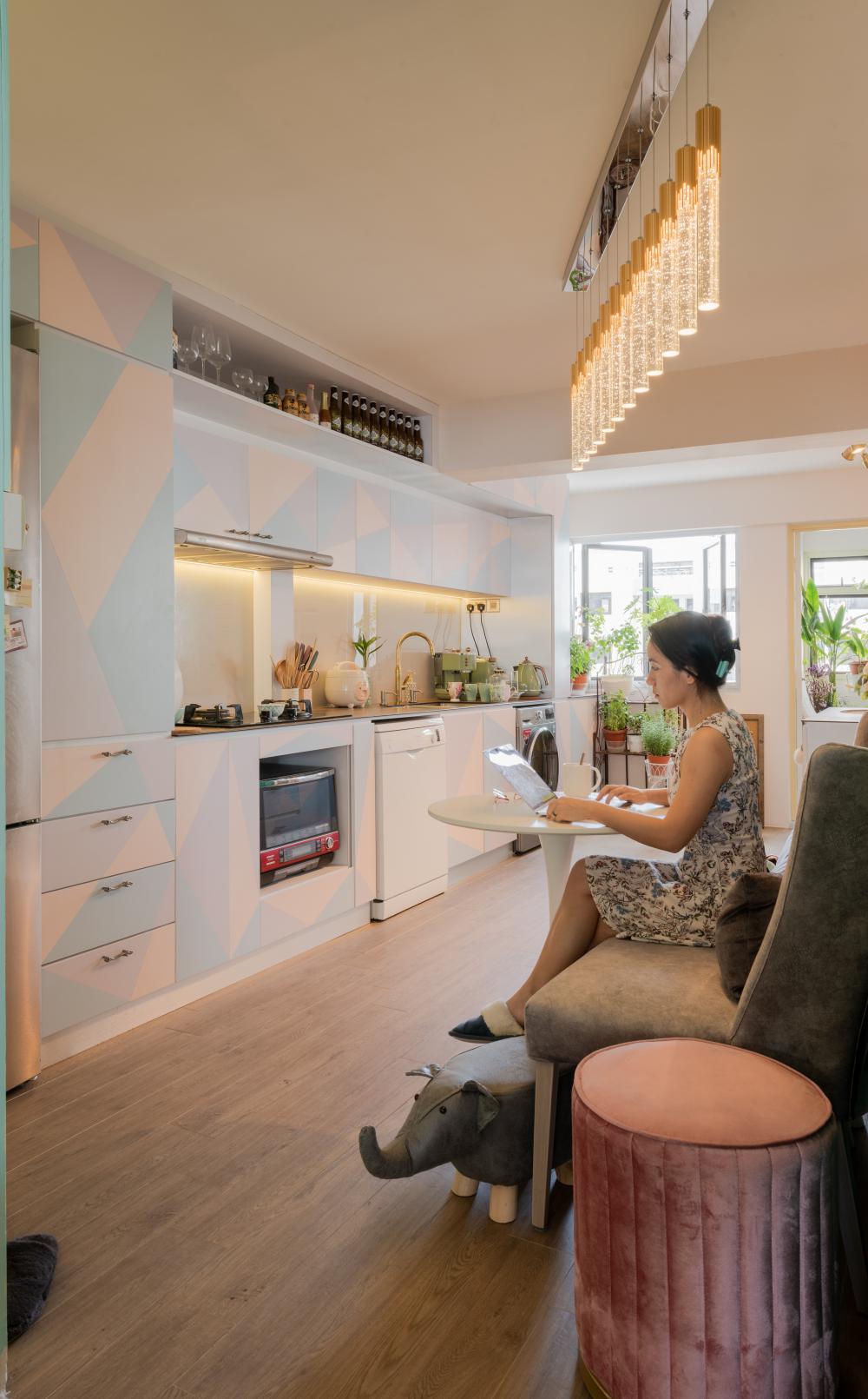 Contemporary Home Office with Bookshelf and Desk