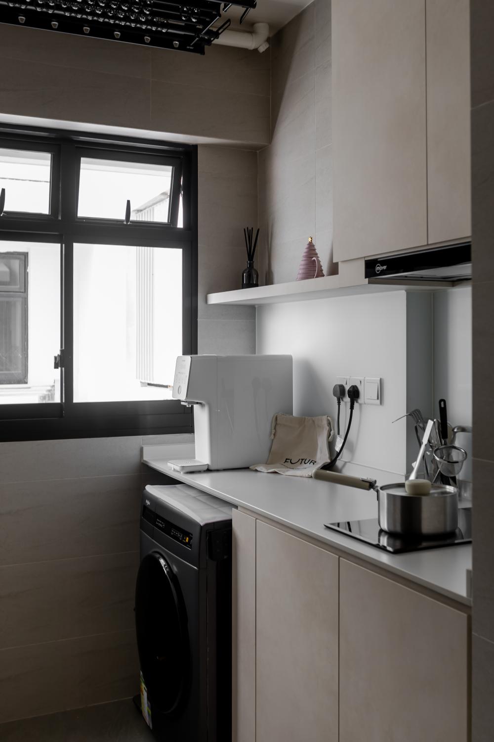 Contemporary Kitchen with Countertop and Washing Machine
