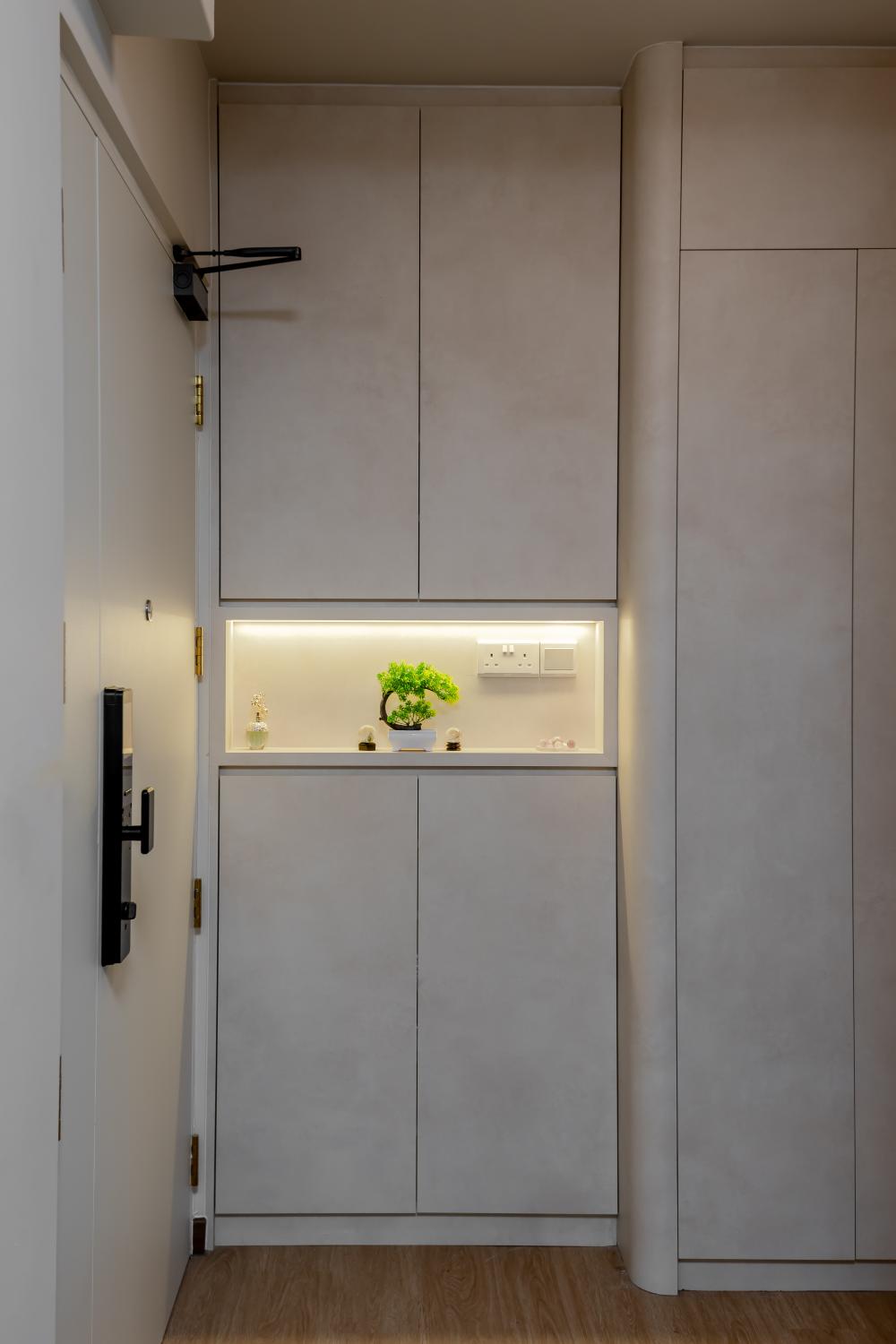 Contemporary Entryway with Vinyl Flooring and Small Storage