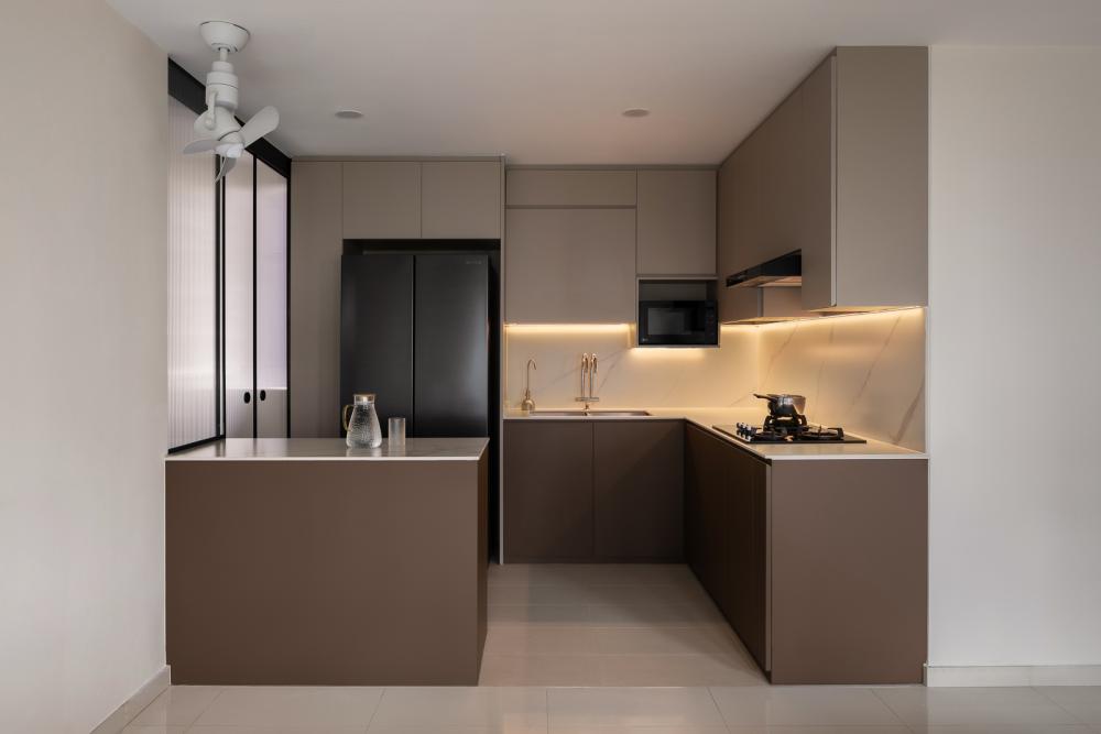 Modern Kitchen with Countertop and Homogeneous Tiles