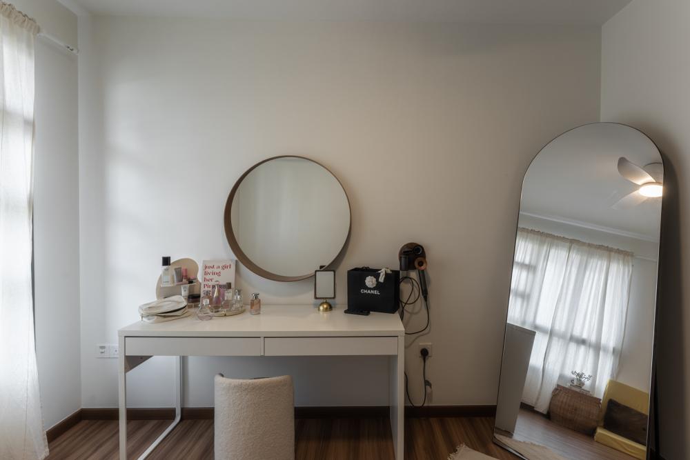 Country Bedroom with Vinyl Flooring and Bedroom Dresser