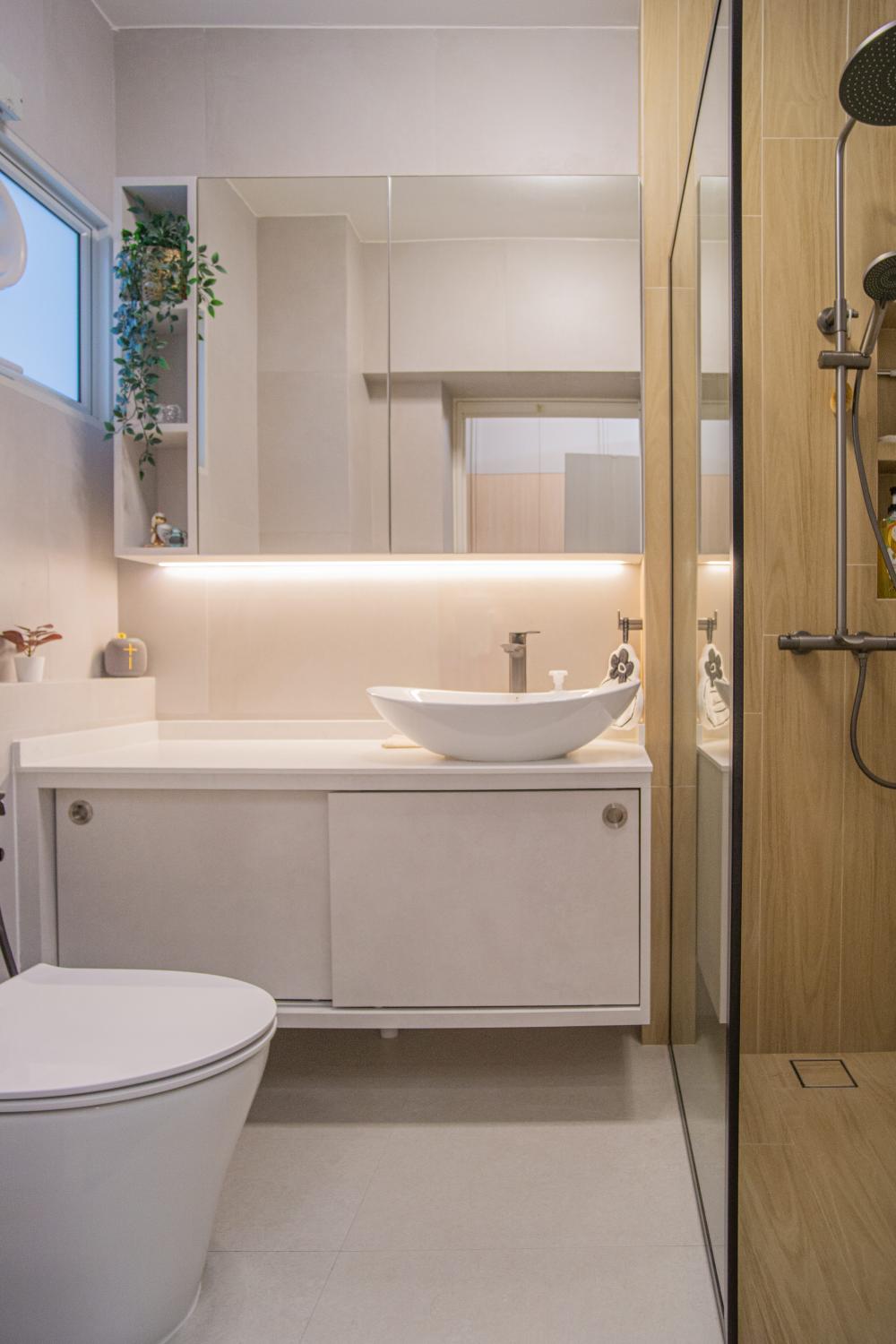 Modern Bathroom with Mirror and Shower Screen