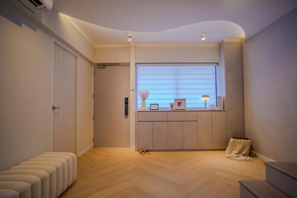 Modern Foyer with Artwork and Planters