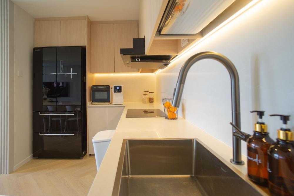 Modern Kitchen with Kitchen Window and Kitchen Cabinets