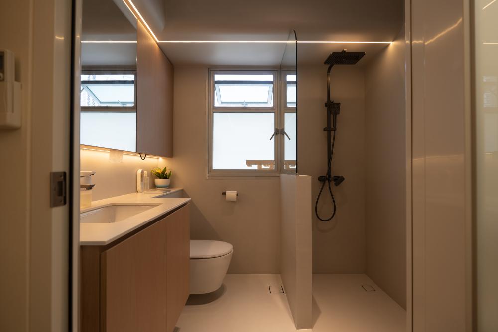 Scandinavian Bathroom with Mirror and Bathroom Storage