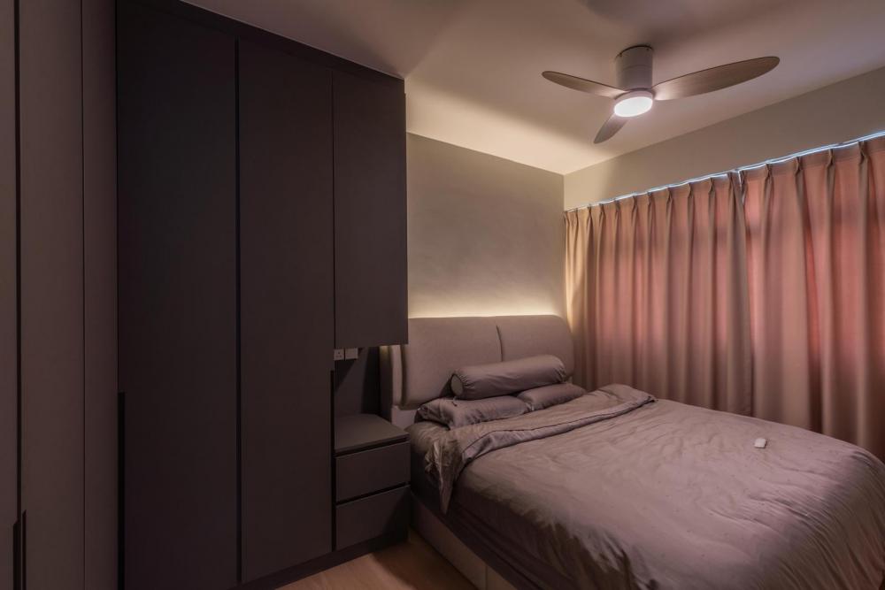 Modern Bedroom with Vinyl Flooring and Wardrobe