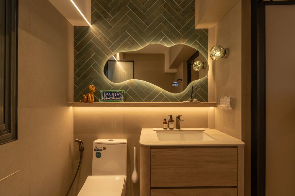 Minimalist Bathroom with Countertop and Homogeneous Tiles