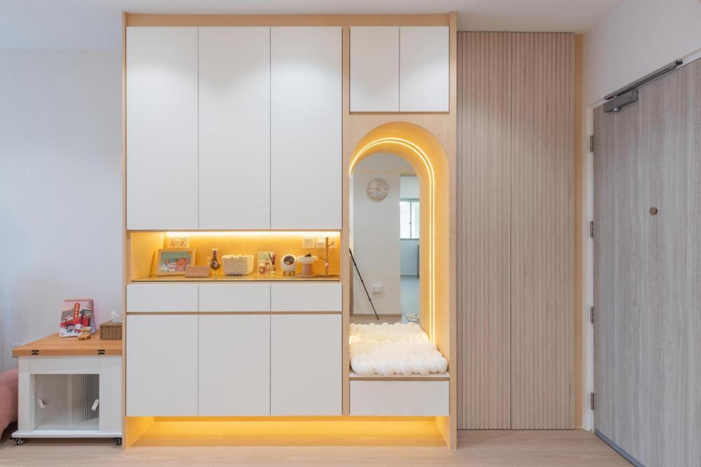 Contemporary Entryway with Mirror and Seating Bench