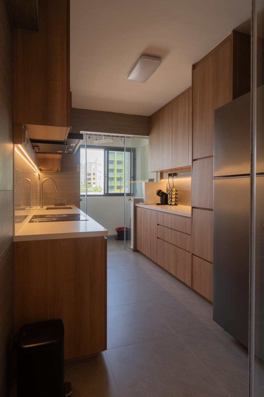 Minimalist Kitchen with Kitchen Window and Kitchen Island