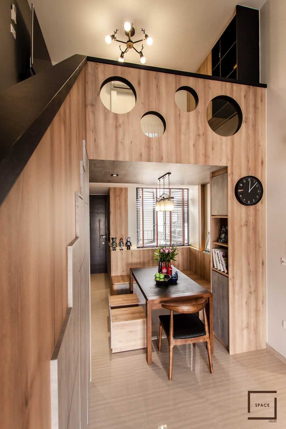 Scandinavian Living Room with Homogeneous Tiles and Drop Ceiling