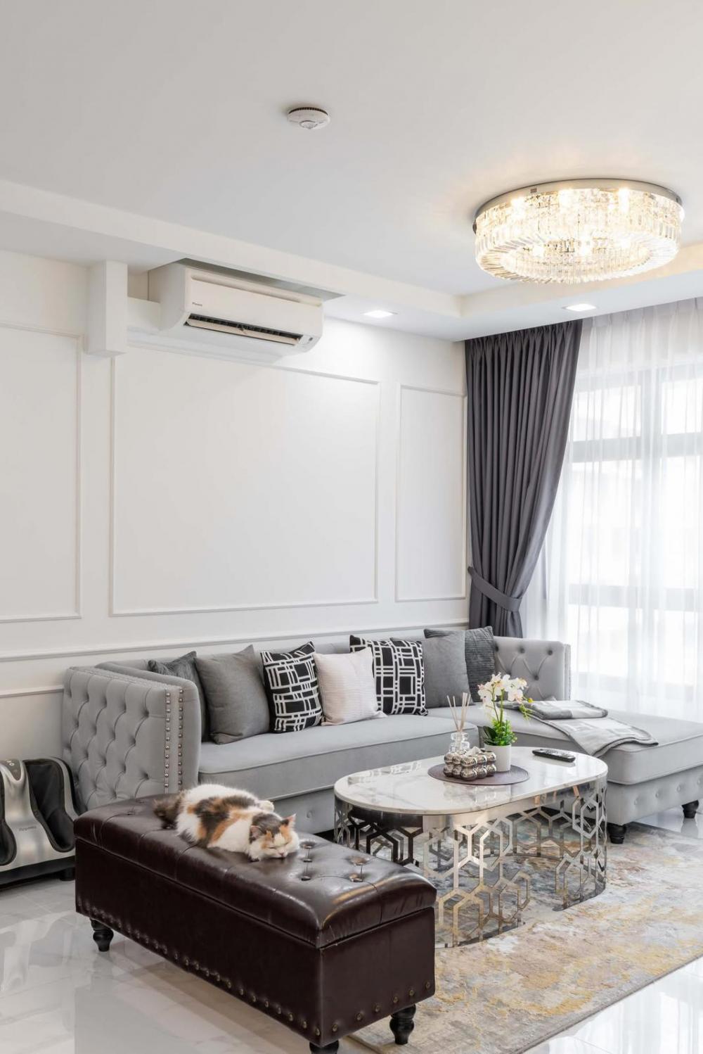 Modern Living Room with Settee and Homogeneous Tiles