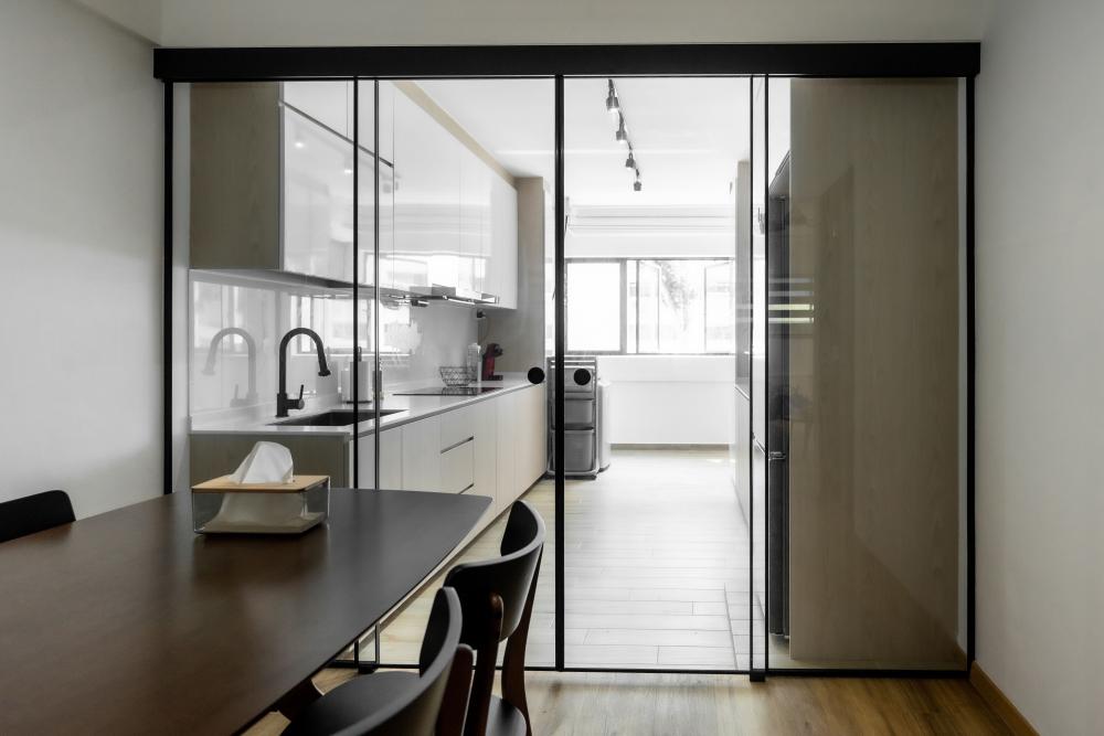 Scandinavian Dining Room with Dining Table and Dining Chairs