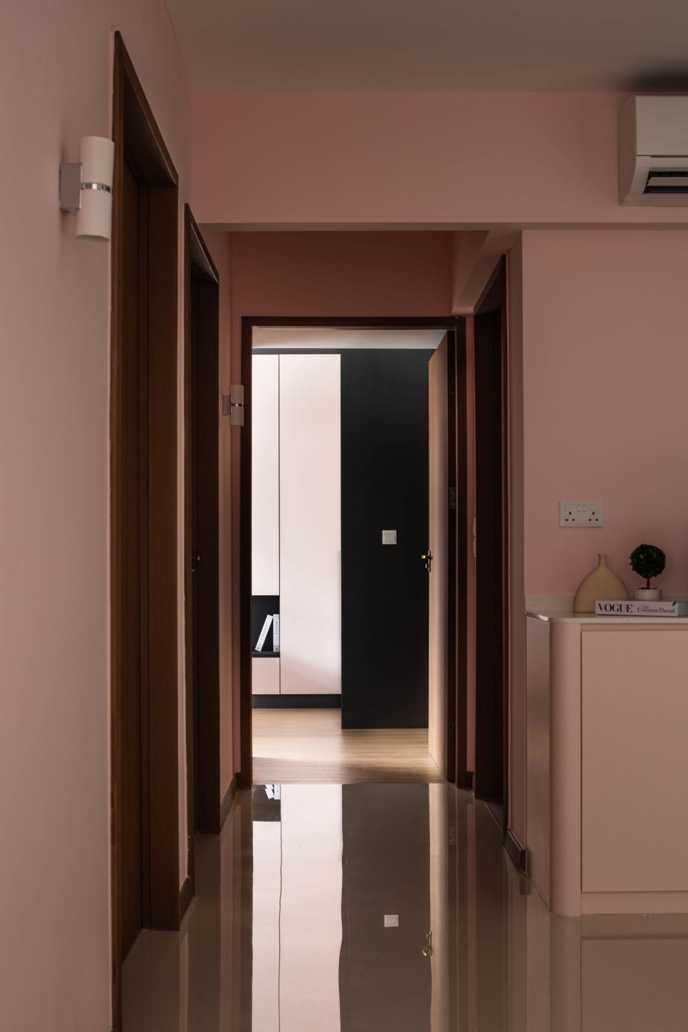Modern Hallway with Homogeneous Tiles and Doors