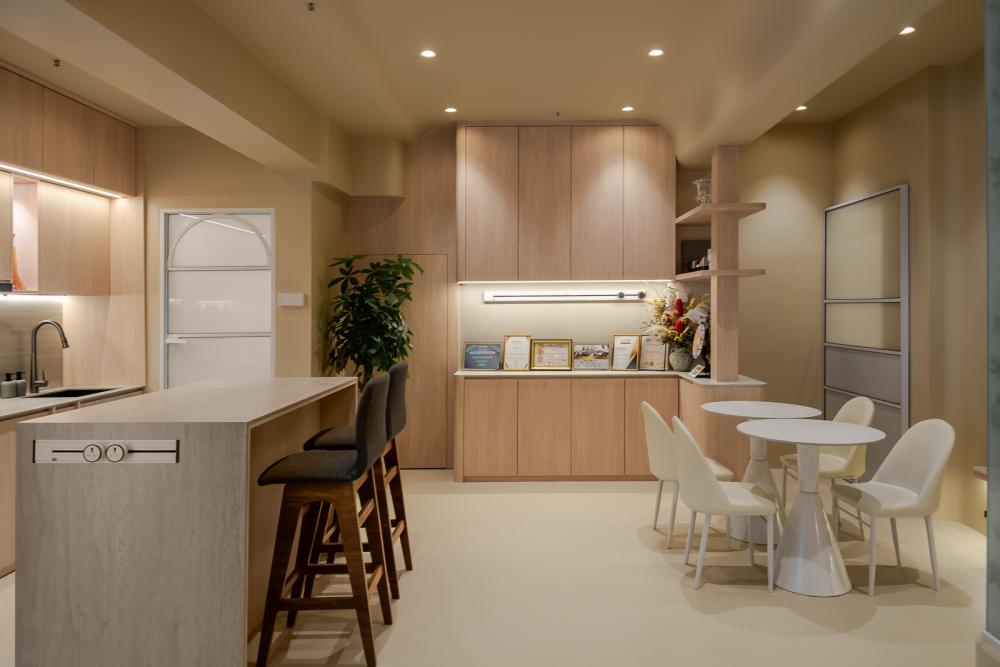 Scandinavian Living Room with Drop Light and Kitchen Island