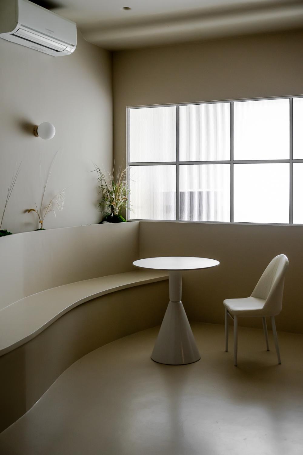 Scandinavian Living Room with Settee and Drop Light