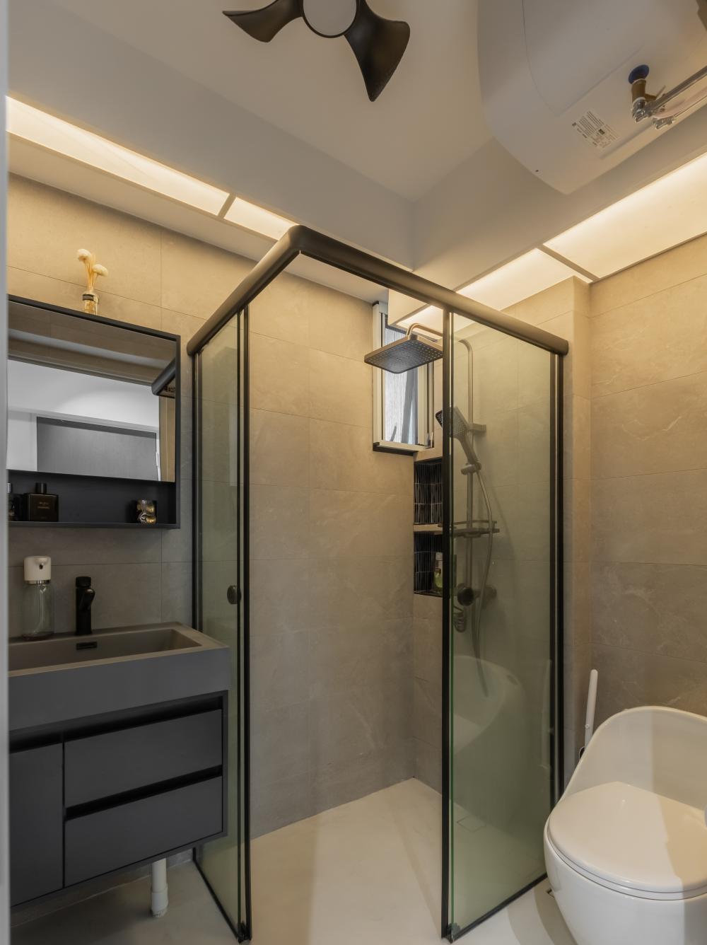 Modern Bathroom with Homogeneous Tiles and Mirror
