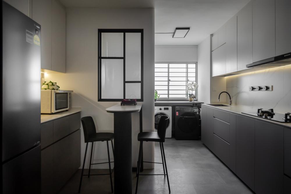 Modern Kitchen with Countertop and Homogeneous Tiles