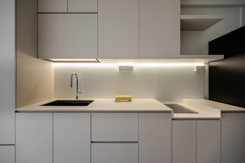 Minimalist Kitchen with Countertop and Homogeneous Tiles