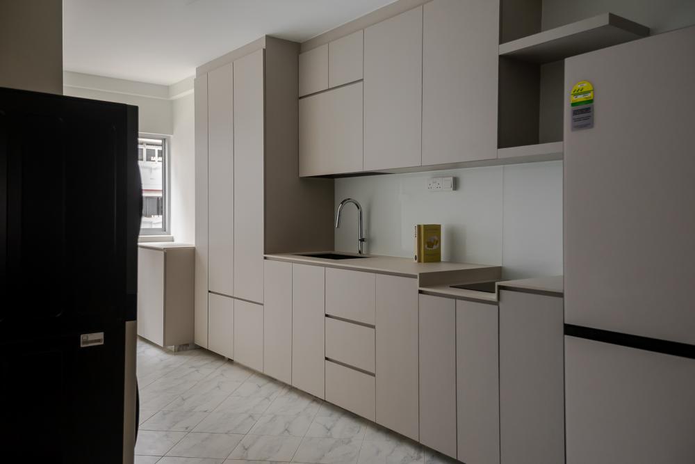Minimalist Kitchen with Countertop and Homogeneous Tiles