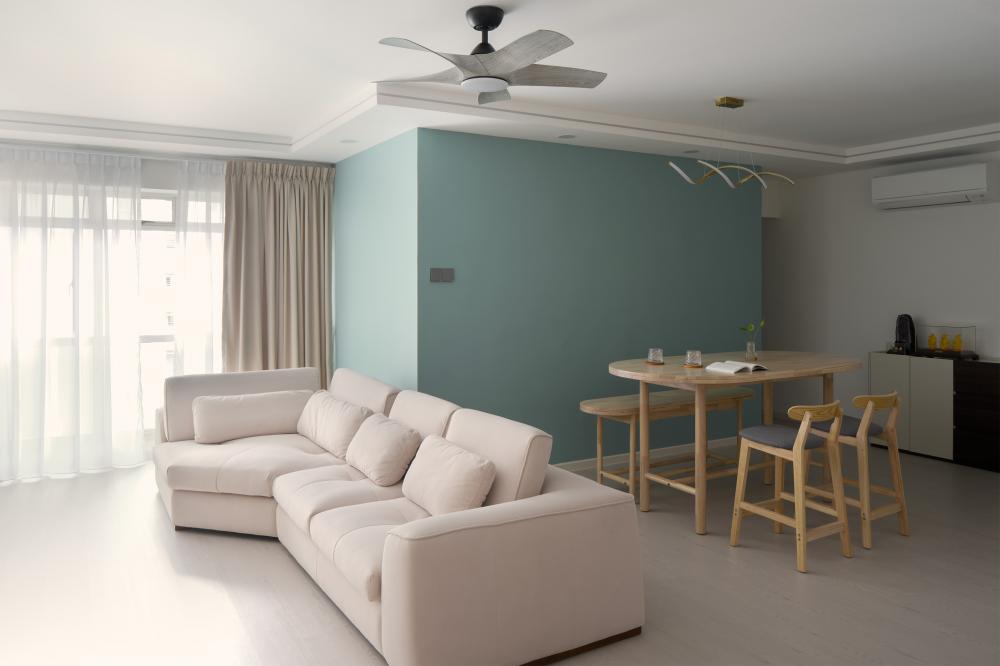 Contemporary Dining Room with Dining Table and Tableware