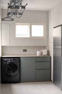 Contemporary Service Yard at 175D Punggol