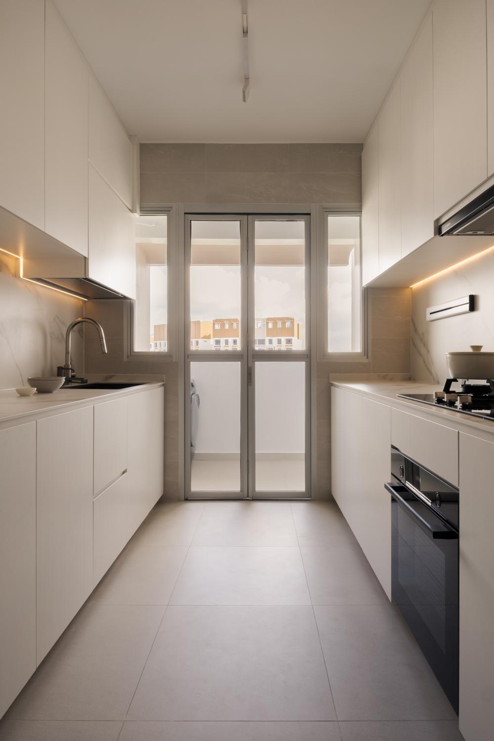 Modern Kitchen with Kitchen Island and Kitchen Accessories