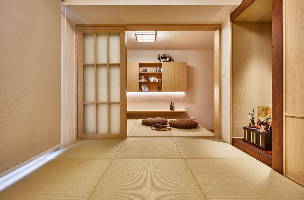 Minimalist Bedroom with Wardrobe and Sliding Wardrobe