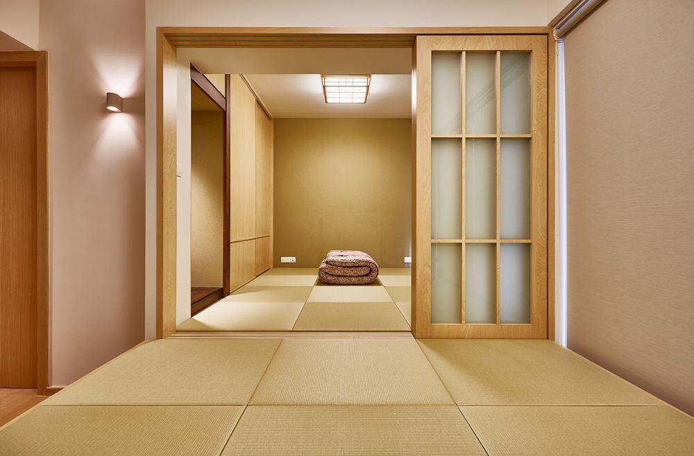Minimalist Bedroom with Wardrobe and Sliding Wardrobe