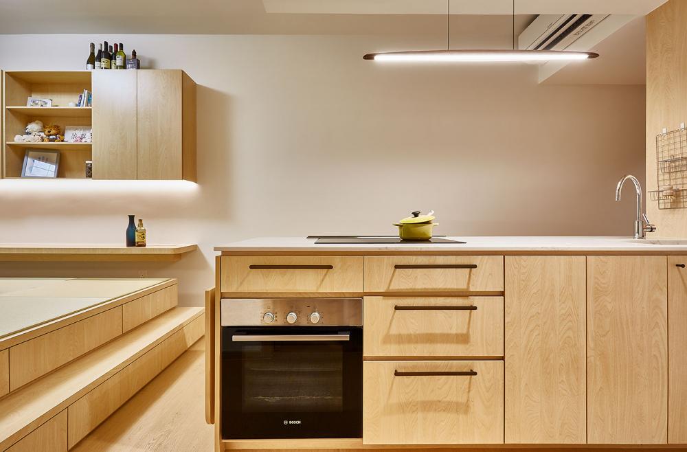 Minimalist Kitchen with Vinyl Flooring and Kitchen Tap