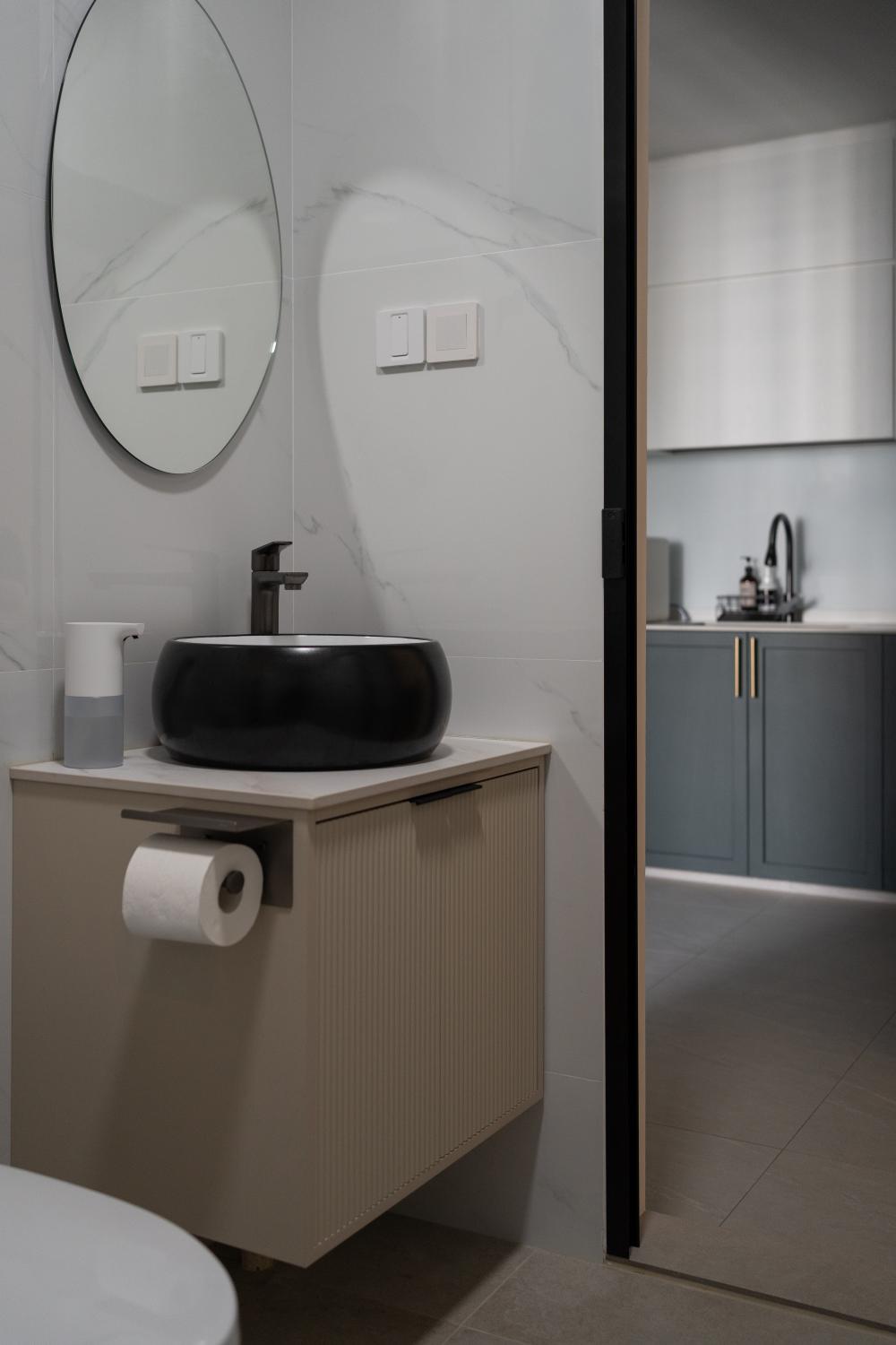 Modern Bathroom with Bathroom Sinks and Bathroom Accessories