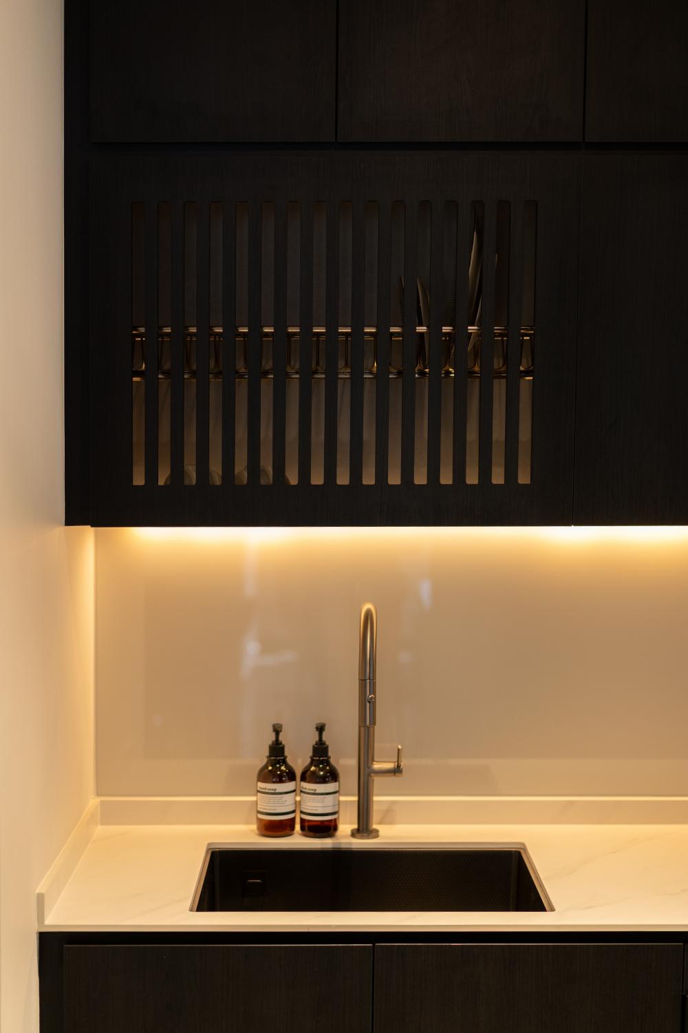 Modern Kitchen with Kitchen Island and Kitchen Accessories