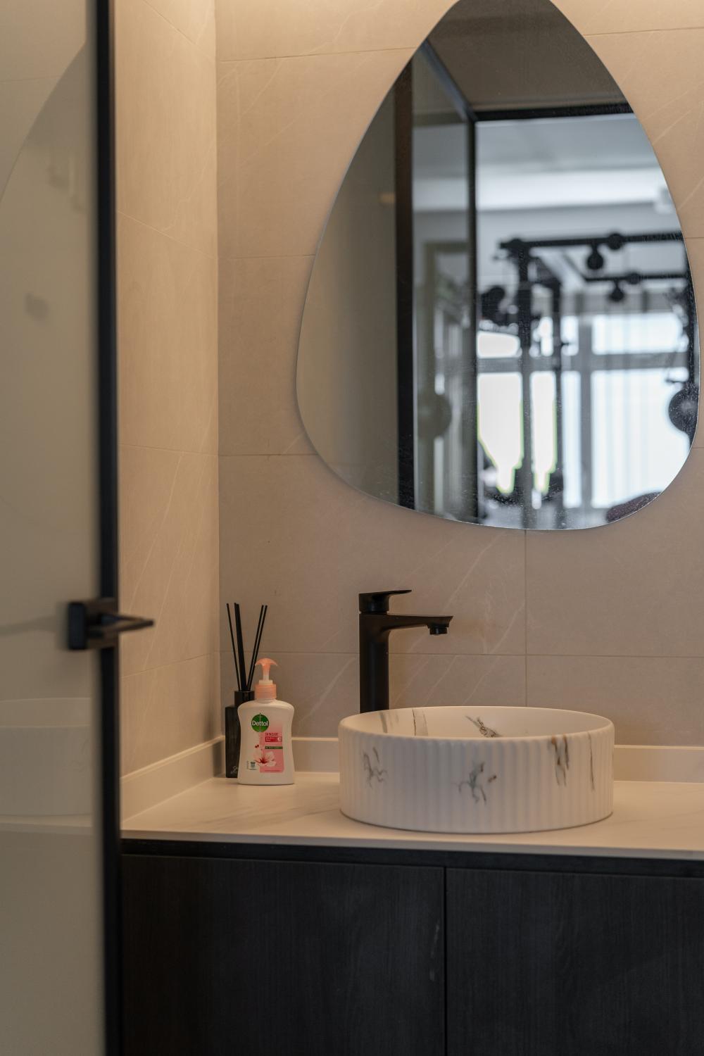 Modern Bathroom with Mirror and Bathroom Storage