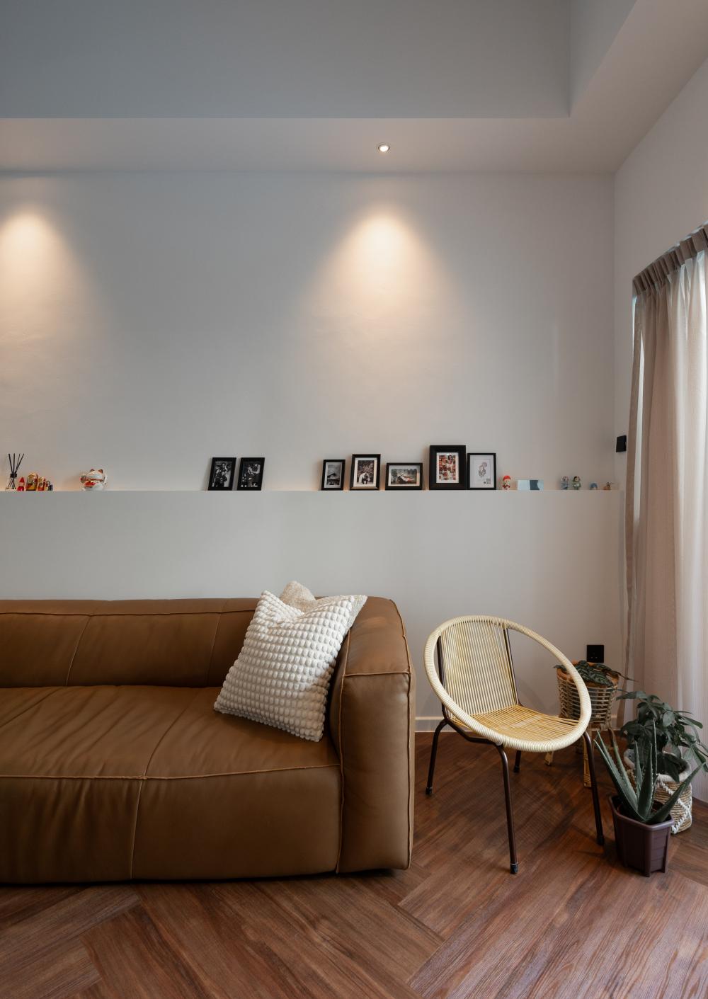 Modern Living Room with Parquet Floor and Sofa