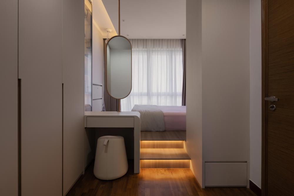 Minimalist Bedroom with Platform Bed and Cove Lighting