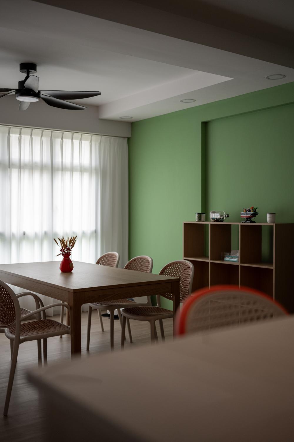 Country Dining Room with Dining Table and Dining Chairs
