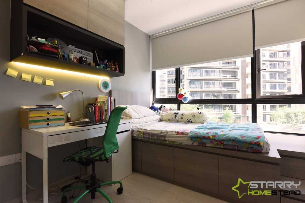 Modern Bedroom with Platform Bed and Desk