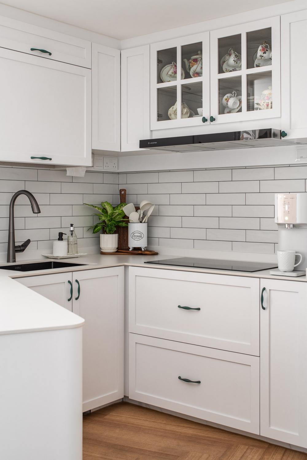 Vintage Kitchen with Kitchen Tap and Kitchen Cabinets