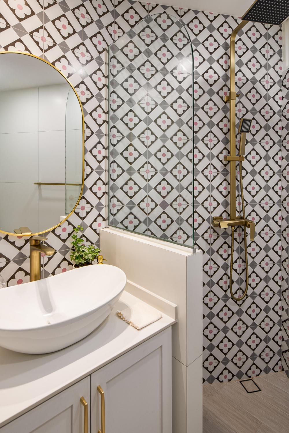Vintage Bathroom with Mirror and Bathroom Mirrors
