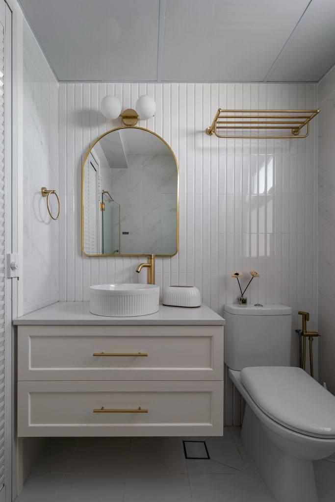 Modern Bathroom with Mirror and Bathroom Mirrors