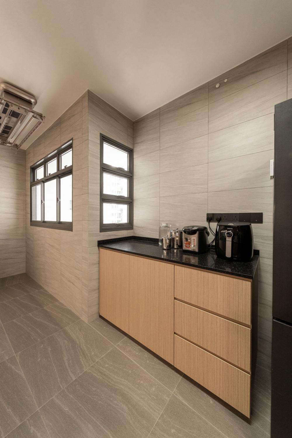 Modern Kitchen with Kitchen Accessories and Kitchen Cabinets