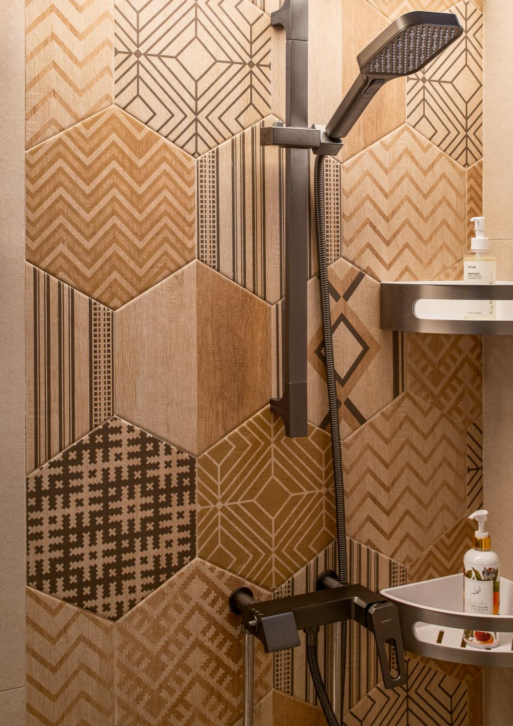 Modern Bathroom with Rainshower and Bathroom Accessories