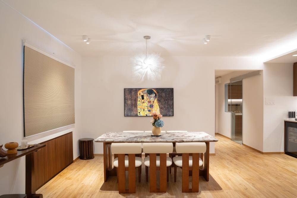 Scandinavian Dining Room with Dining Table and Dining Chairs