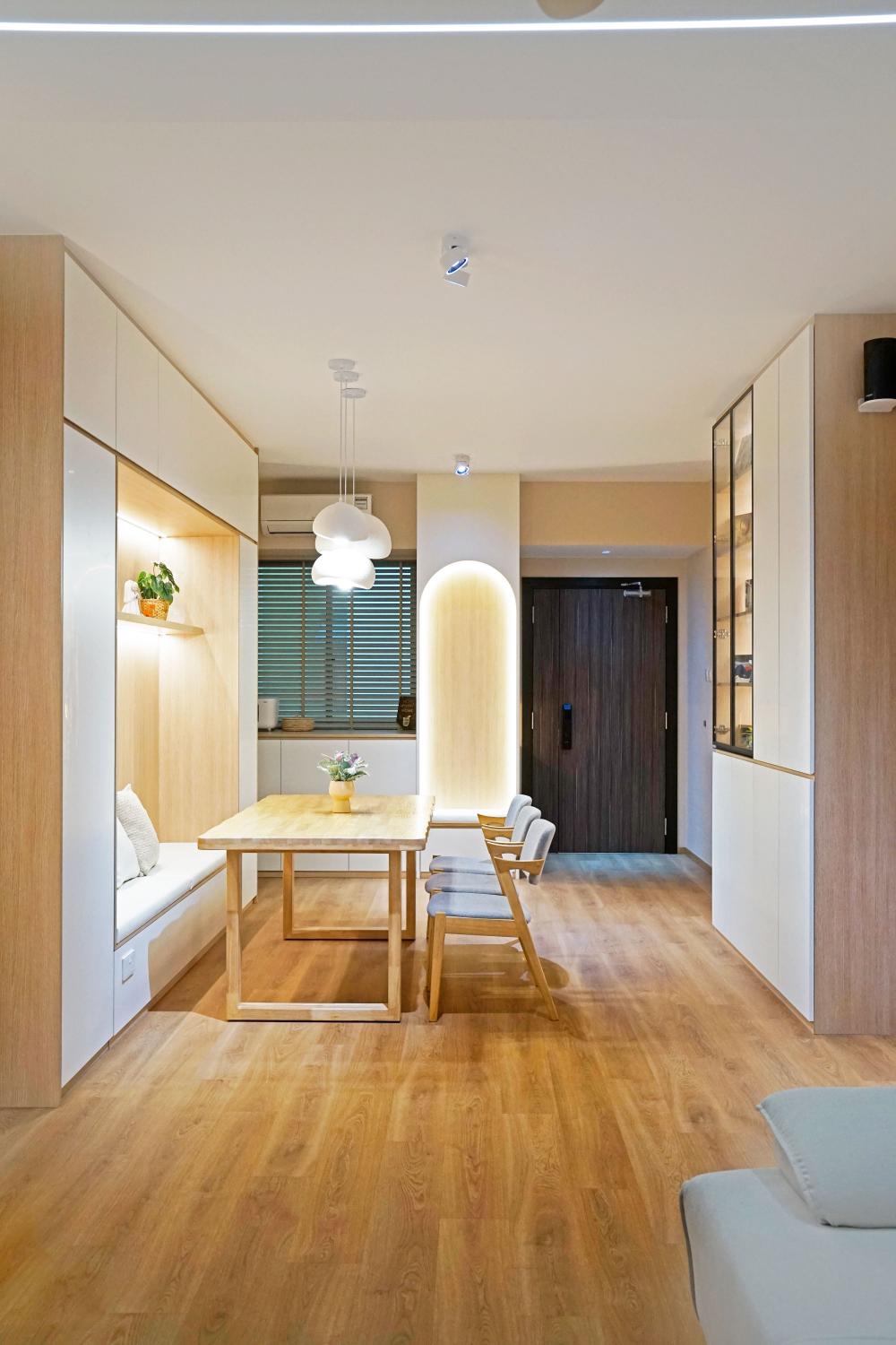 Scandinavian Dining Room with Dining Table and Dining Chairs