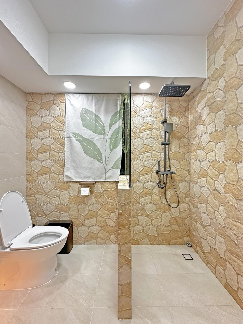 Scandinavian Bathroom with Showers and Bathroom Lighting